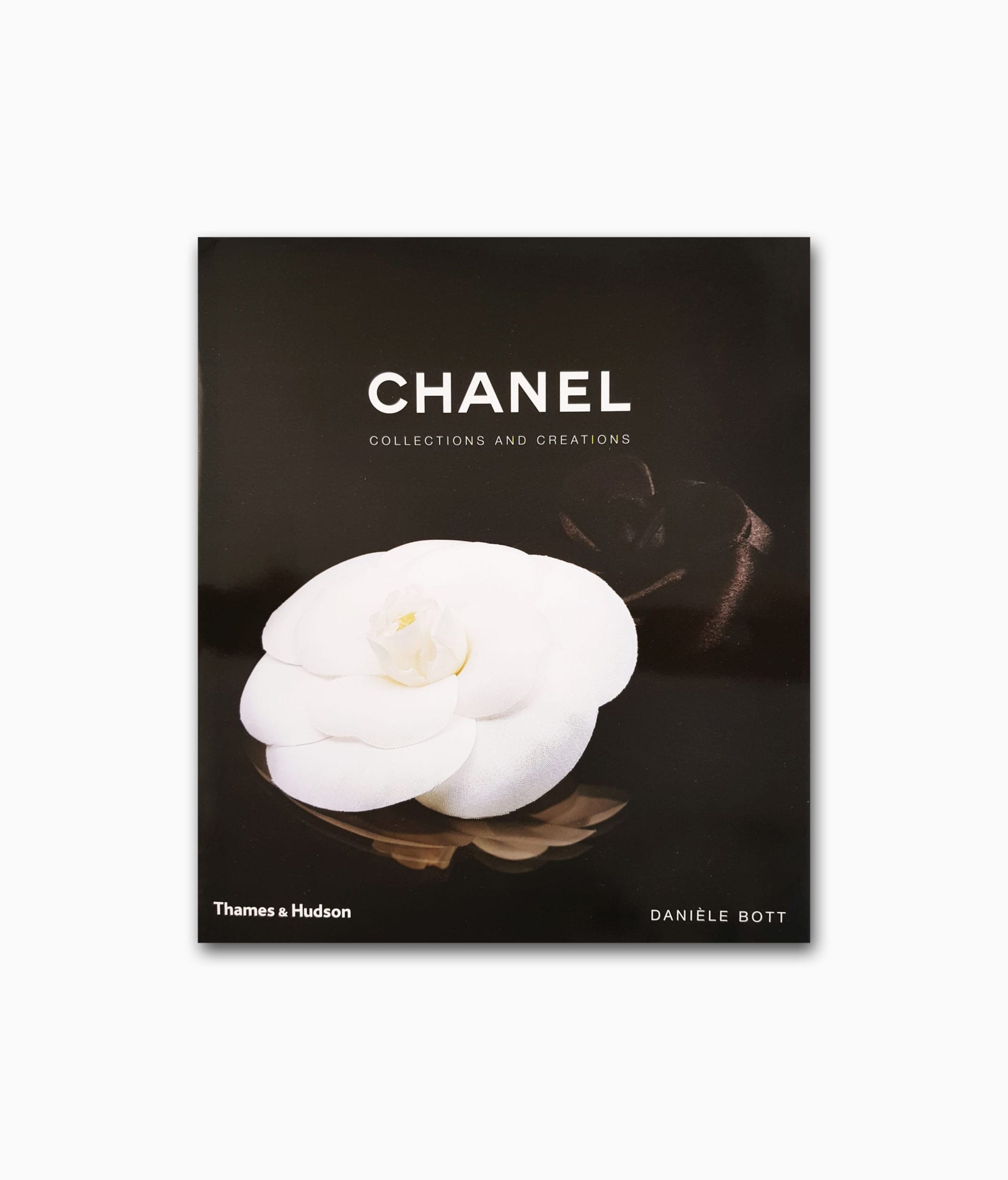 Cover eines Buches über die Mode Designerin Coco Chanel erschienen im Thames&Hudson Verlag