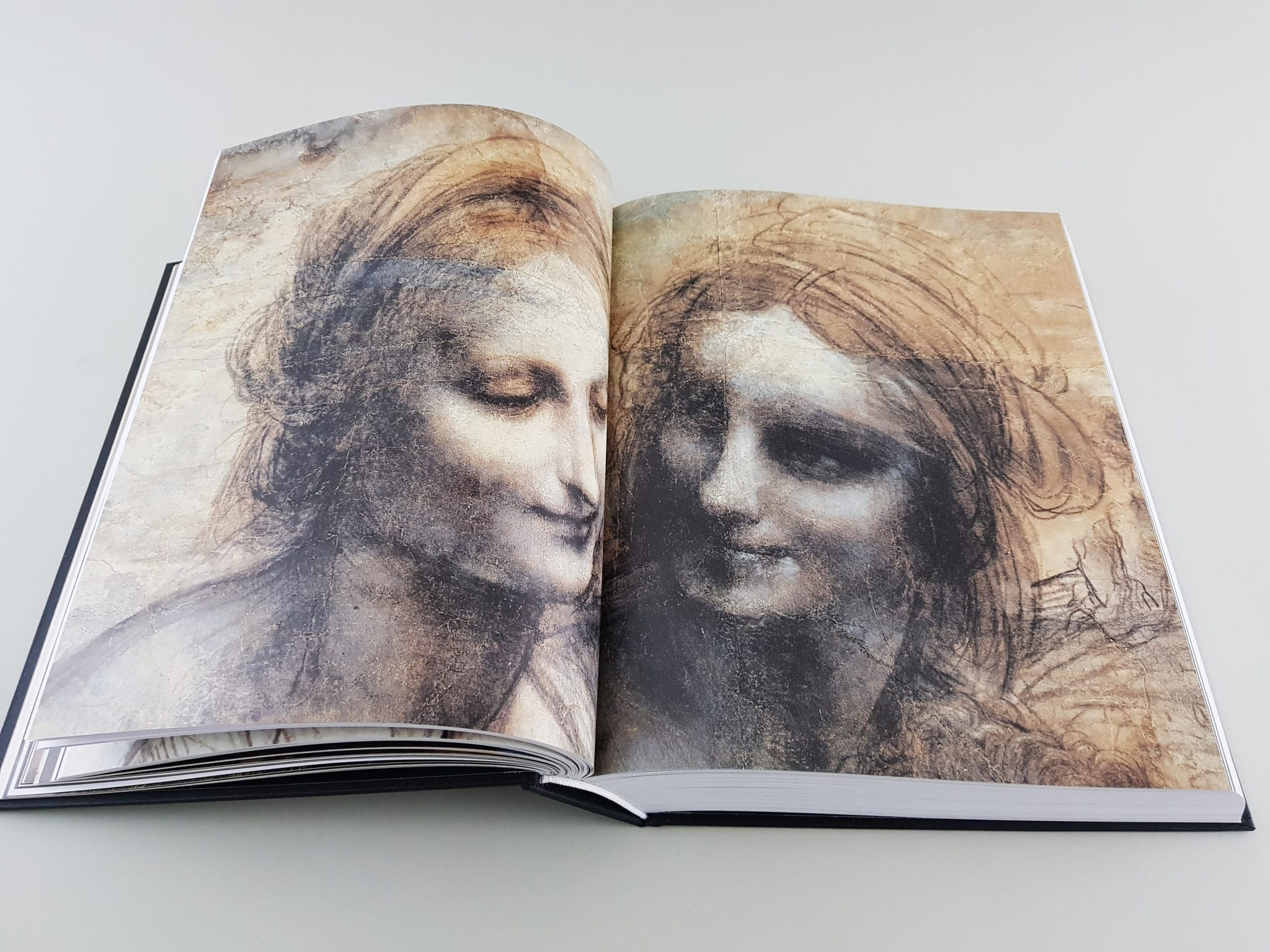 Leonardo Sämtliche Gemälde und Zeichnungen TASCHEN Verlag aufgeschlagene Doppelseite