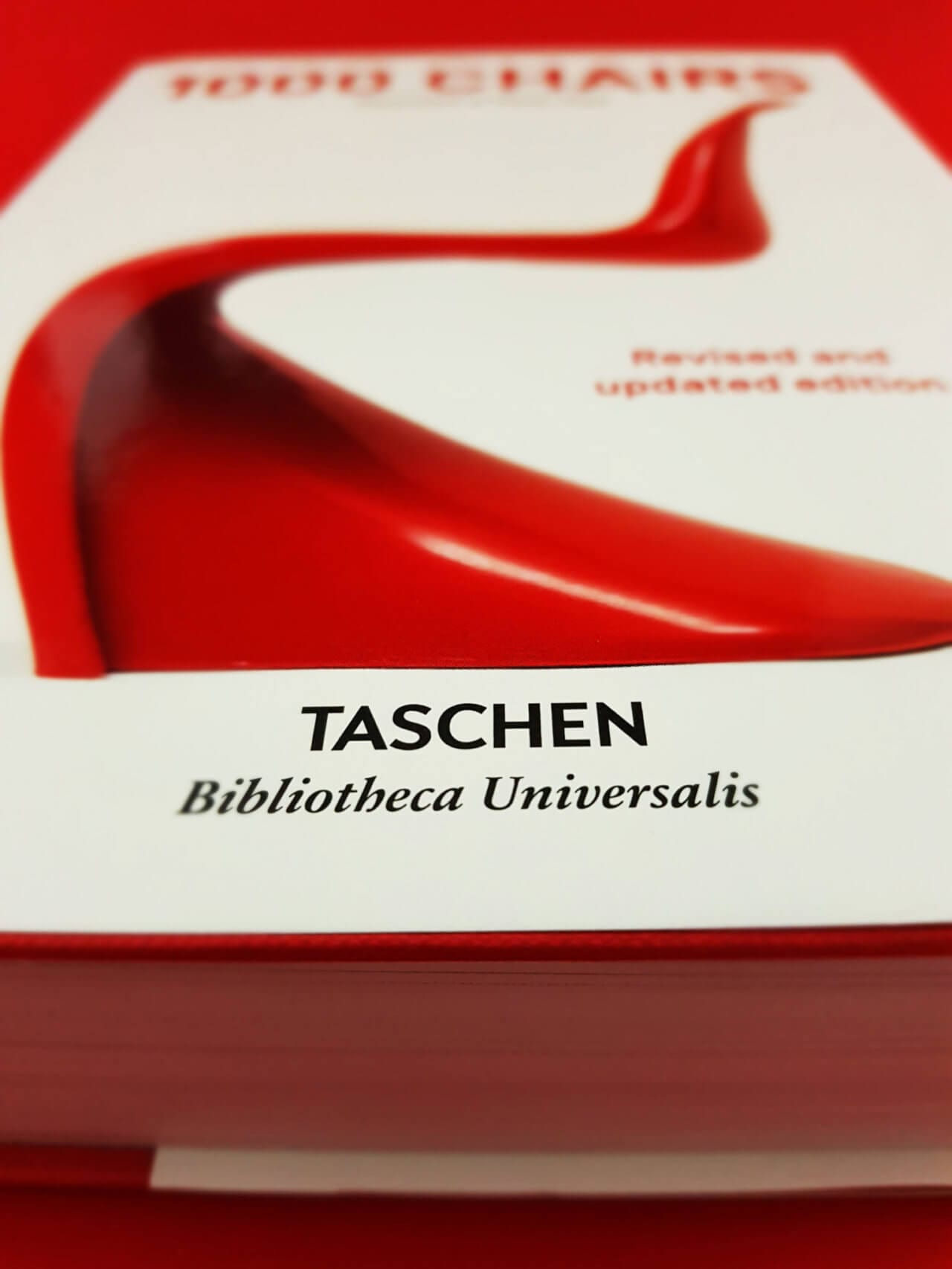 1000 Chairs TASCHEN Verlag Logo Detailansicht