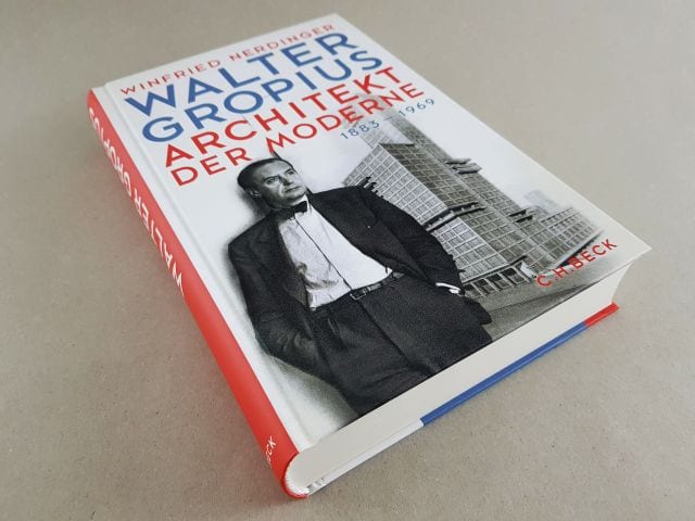 Walter Gropius Architekt der Moderne C.H.Beck Verlag Buchcover liegend