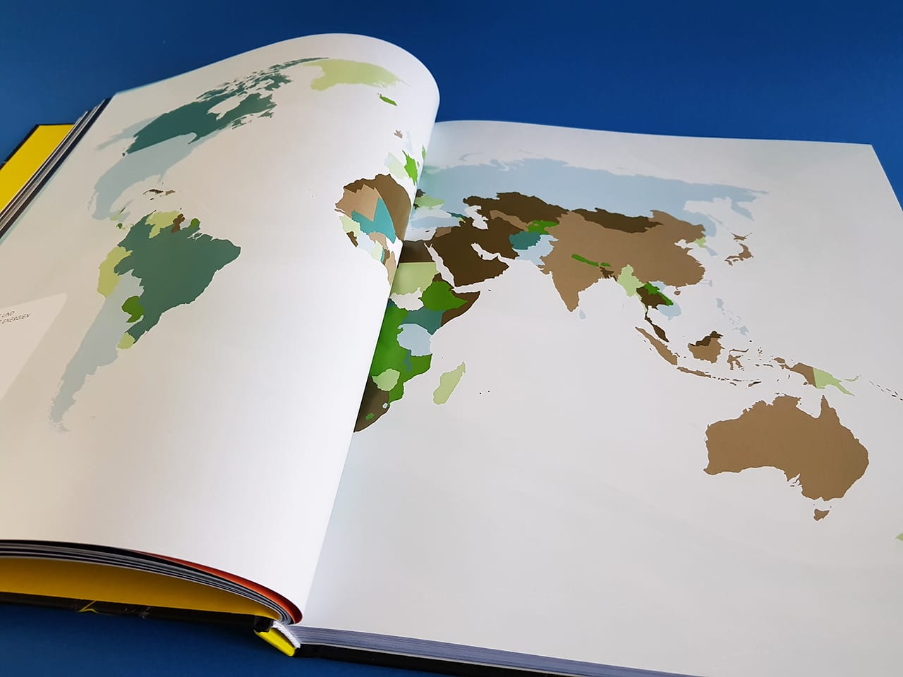 Atlas unserer Zeit 50 Karten eines sich rasant verändernden Planeten DuMont Verlag Doppelseite Innenansicht