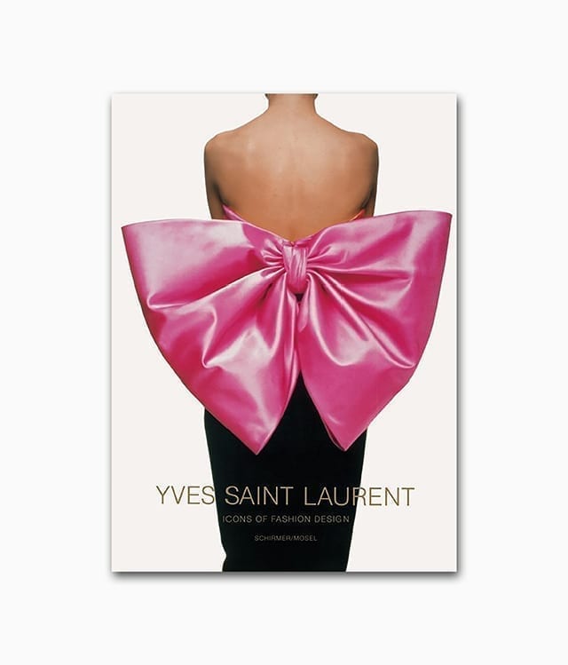 Cover des Bildband über den Mode Designer Yves Saint Laurent mit dem Titel erschienen im Schirmer Mosel Verlag
