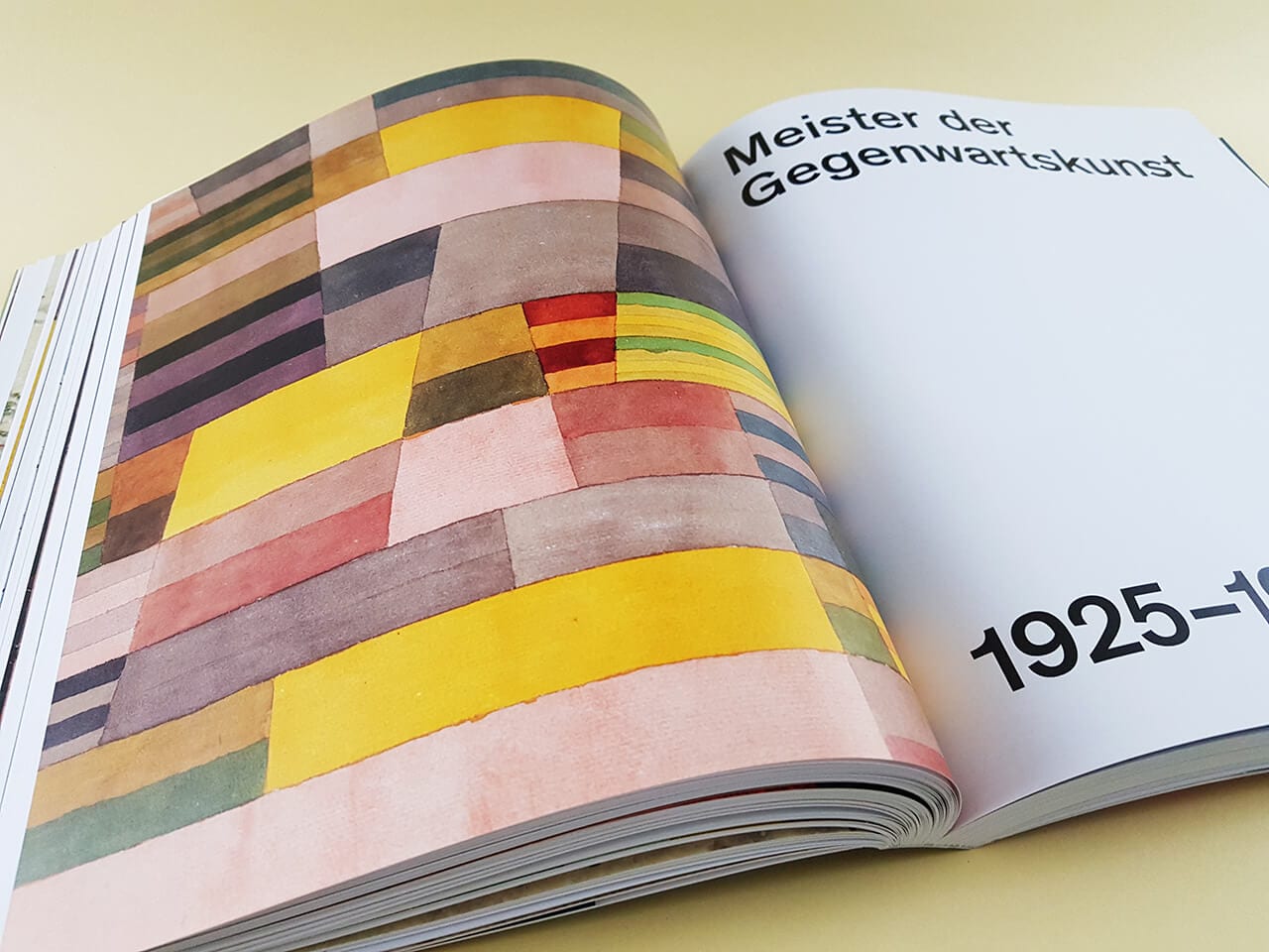 Paul Klee Leben und Werk Hatje Cantz Verlag aufgeschlagenes Kunstbuch