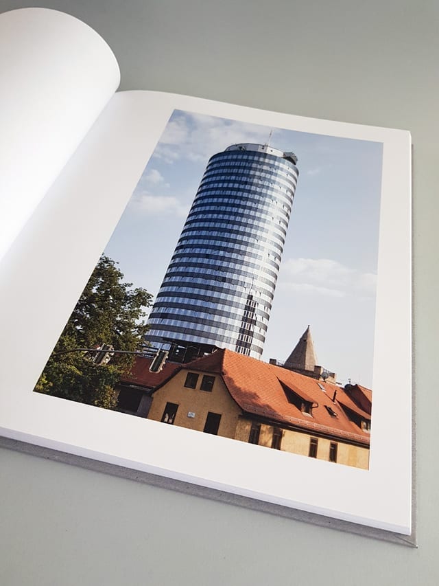 DDR-Architektur Prestel Verlag aufgeschlagener Bildband