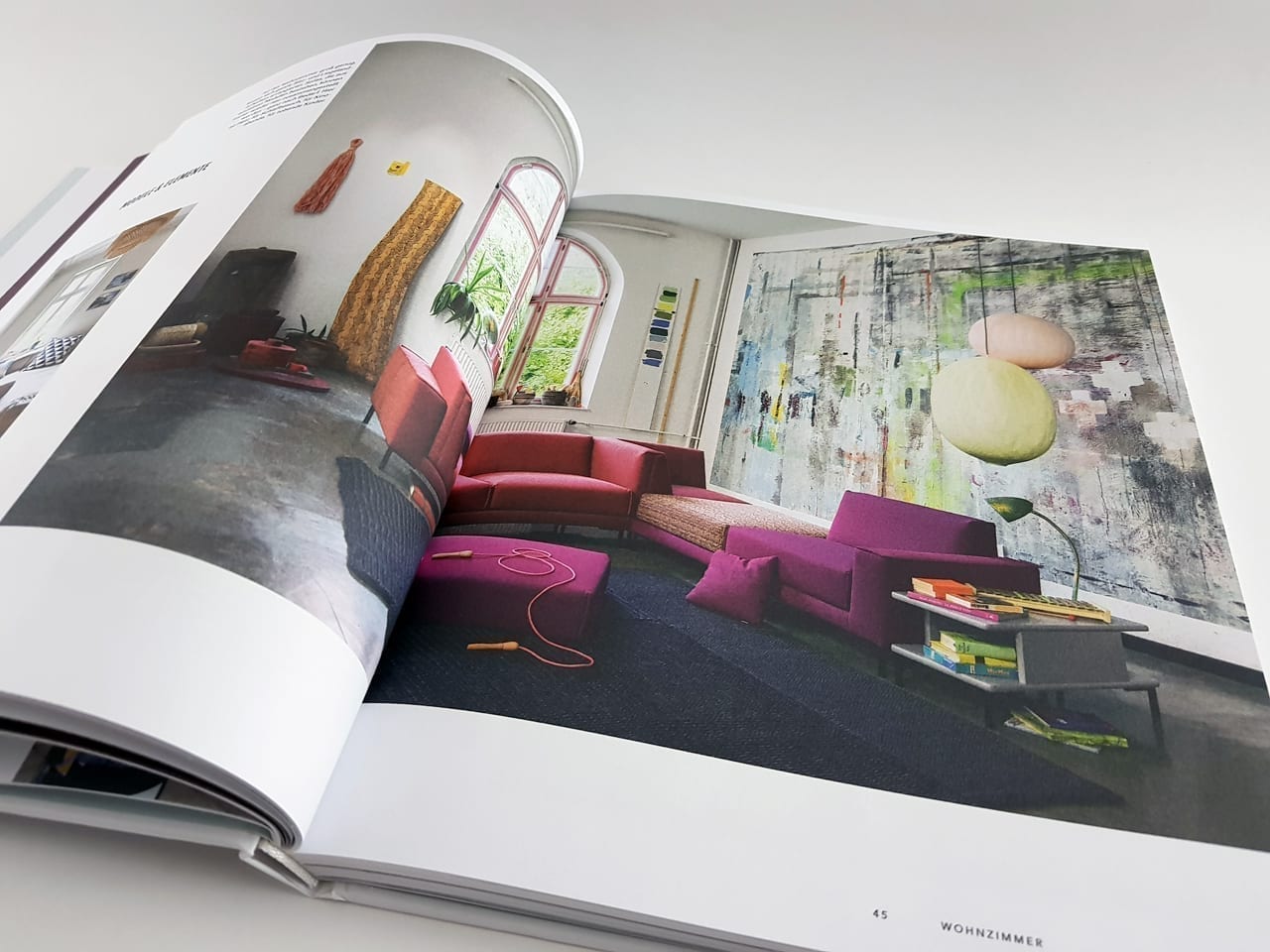 Aus 4 Zimmern mach 6 Räume Prestel Verlag aufgeschlagener Bildband