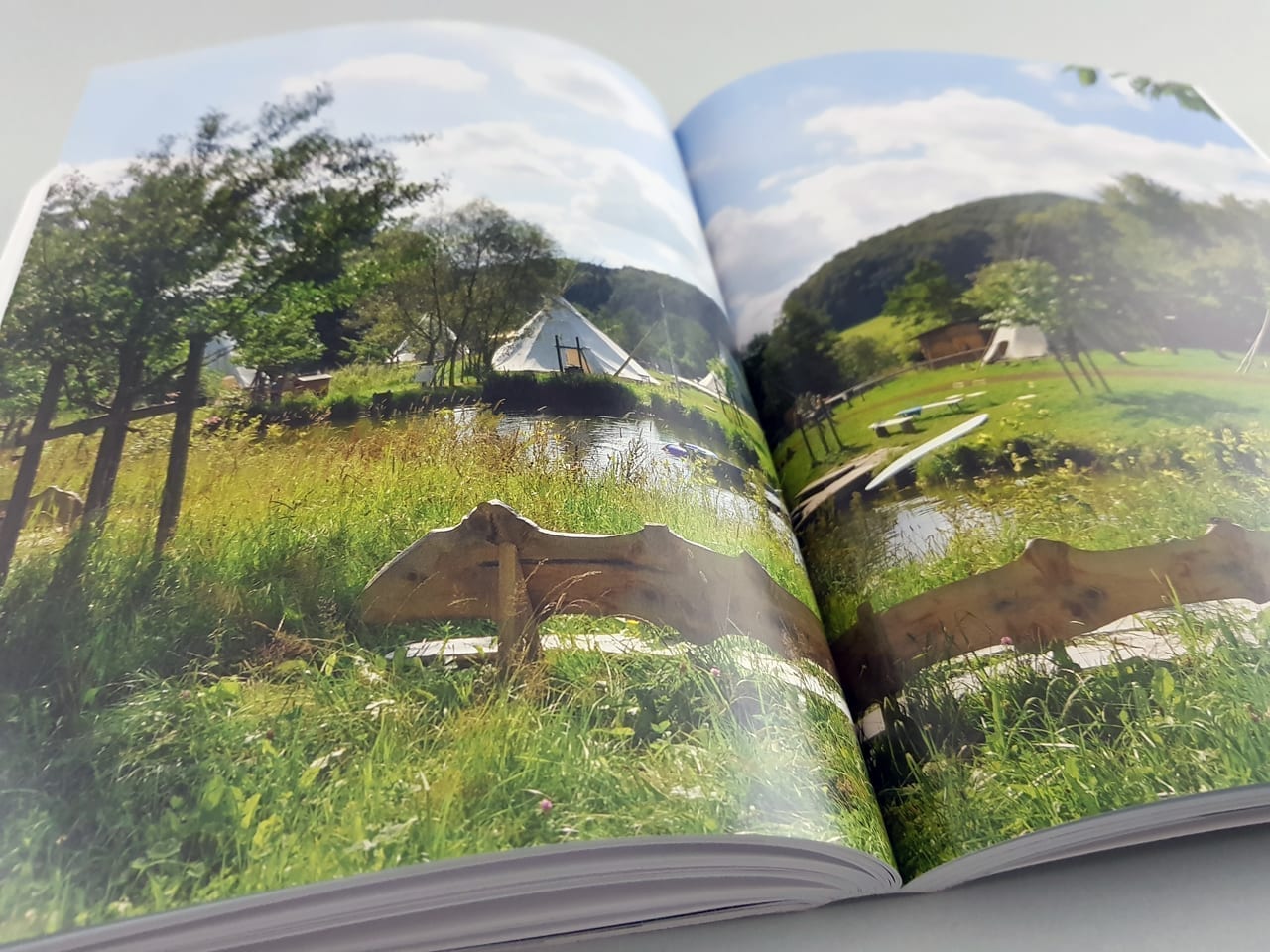 Camping Glück Prestel Verlag aufgeschlagenes Buch