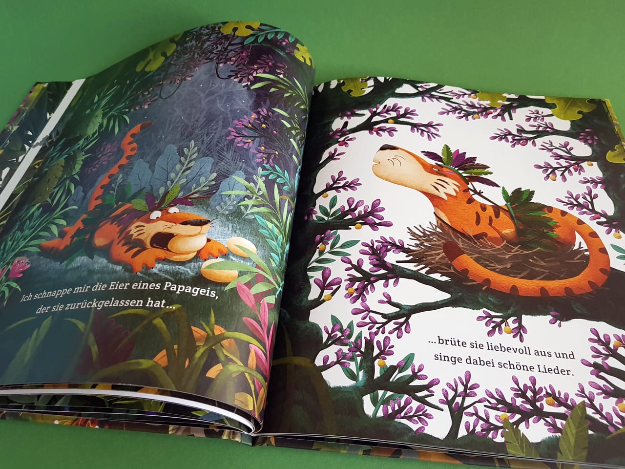 Der achtsame Tiger Mentor Verlag aufgeschlagenes Kinderbuch