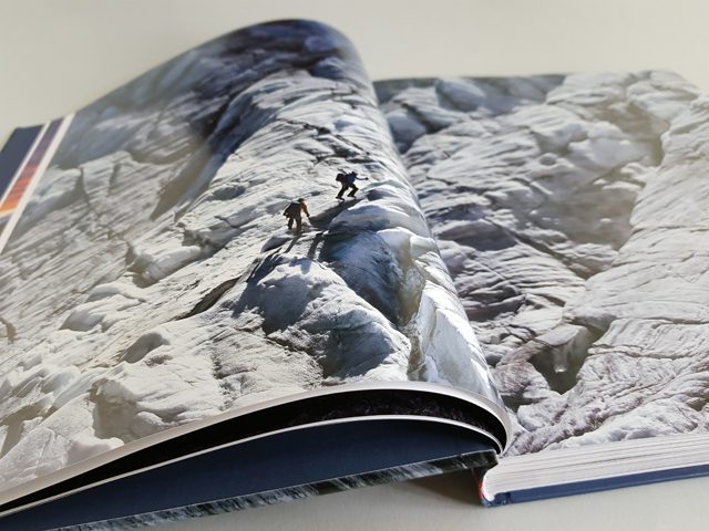 Alpengletscher Eine Hommage Tyrolia Verlag aufgeschlagener Bildband