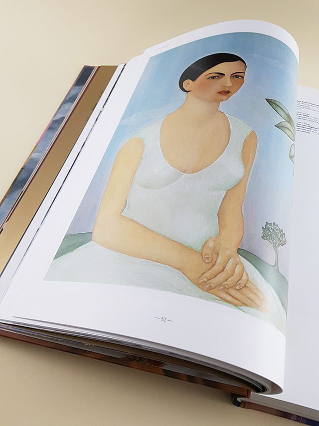 Frida Kahlo Sämtliche Gemälde TASCHEN Verlag aufgeschlagenes Buch